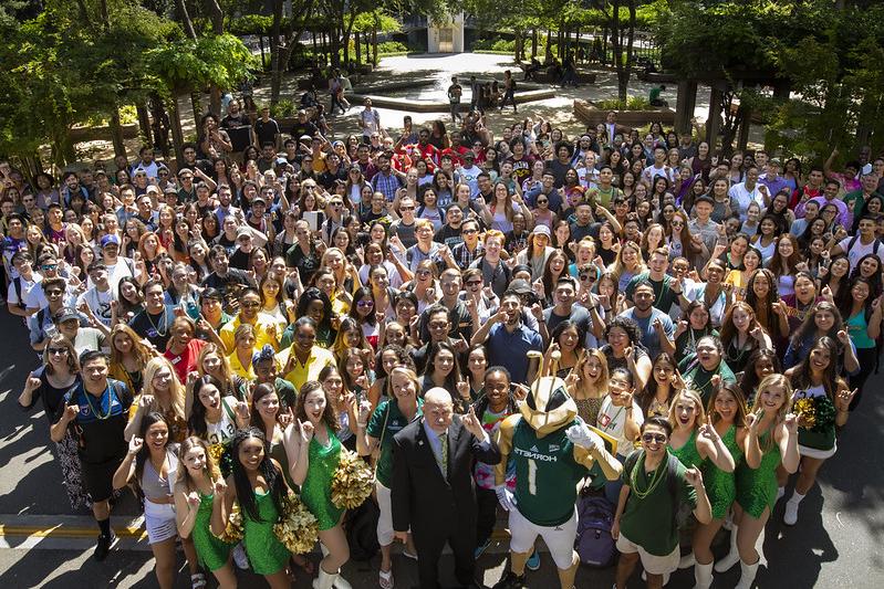 annual campus swarm picture with President
